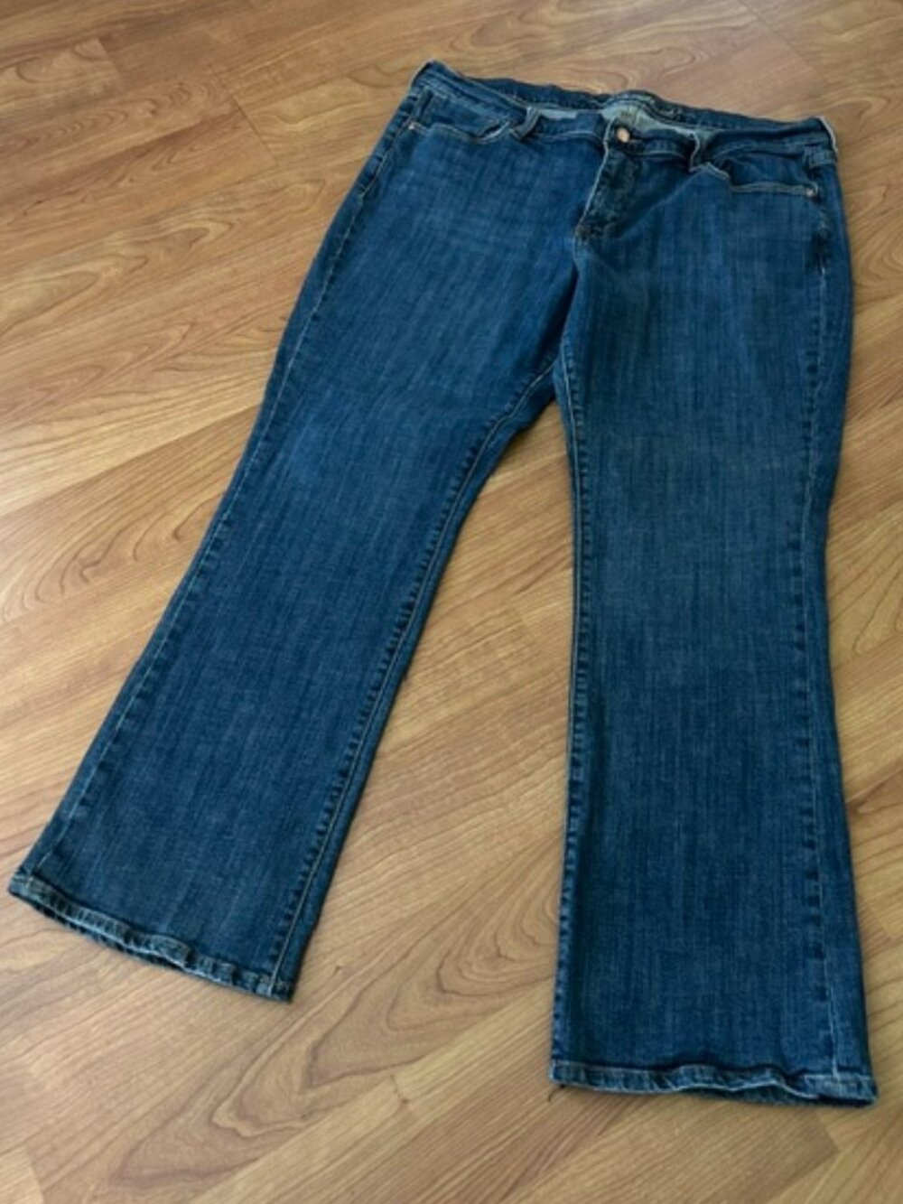 Old Navy Sweetheart Jeans Women’s 16 Short Medium Wash 28” Inseam Classic